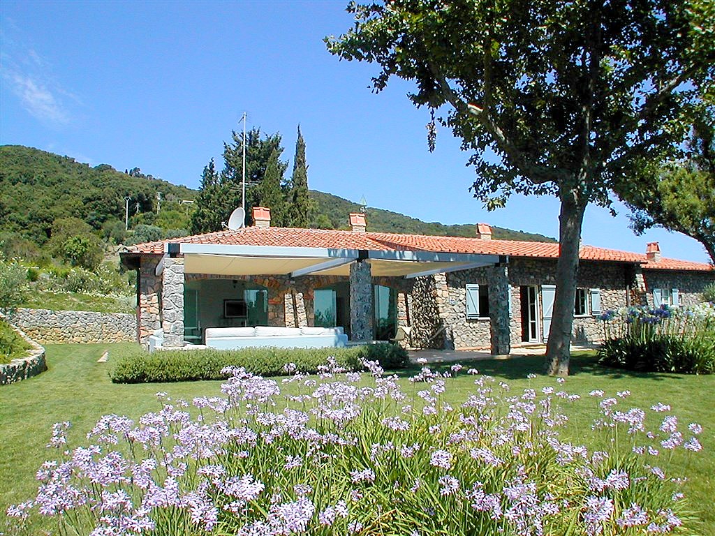 Affitto “Villa Pimpinnacolo”, esclusiva e panoramica, con piscina, max tranquillità e privacy. Porto Ercole, max 14/16 ospiti