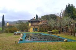 Vendita villa con piscina e giardino nella campagna di Capalbio Maremma