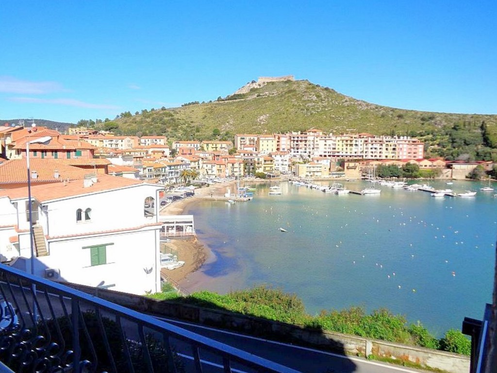 Affitto appartamento con terrazzo vista mare, in centro a Porto Ercole