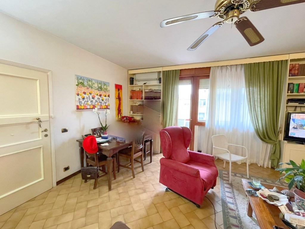 Vendita luminoso appartamento con terrazzo e garage a Orbetello – Neghelli